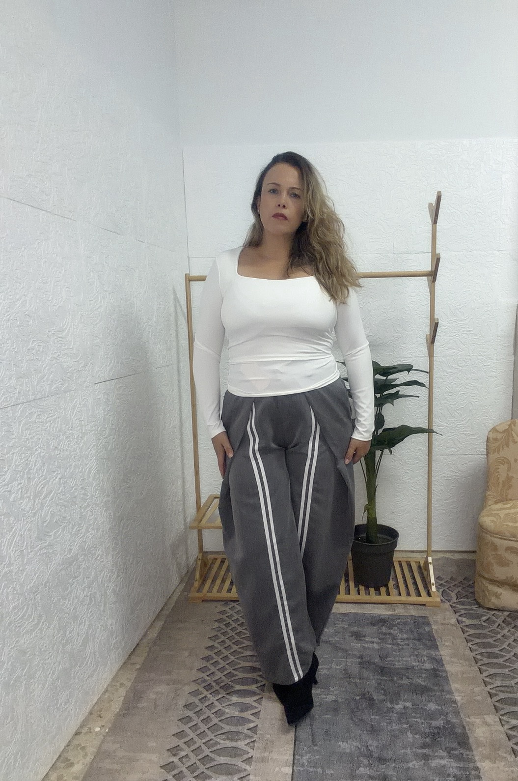 Pantalón pinza invertida